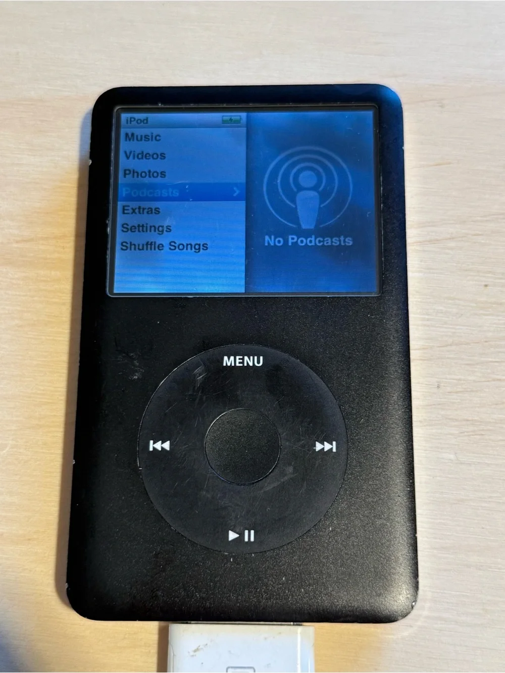 iPod Model:A1238 6thGEN 80GB “BROKEN”Bad Battery/Hard-Drive Loads To Home Screen